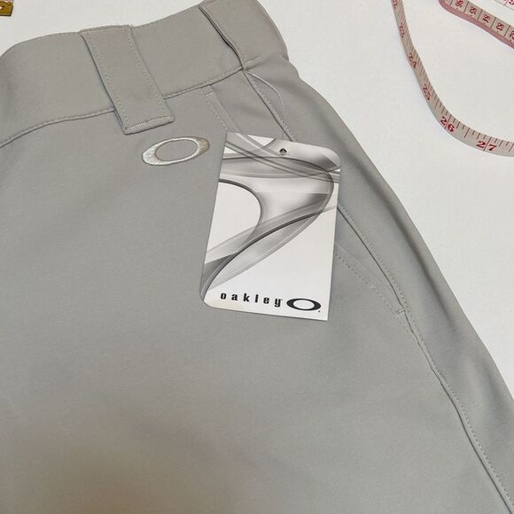 Oakley Gray Cargo Shorts Versatile and Stylish - Picture 11 of 13